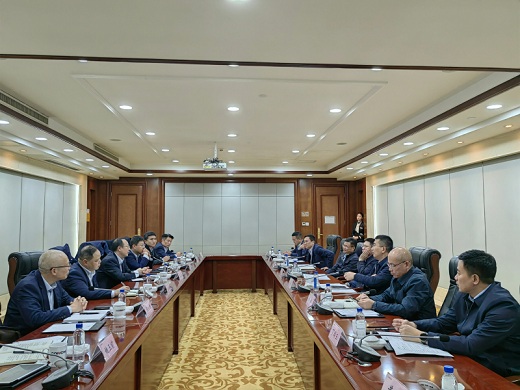 吳亞率隊赴海螺水泥學習交流